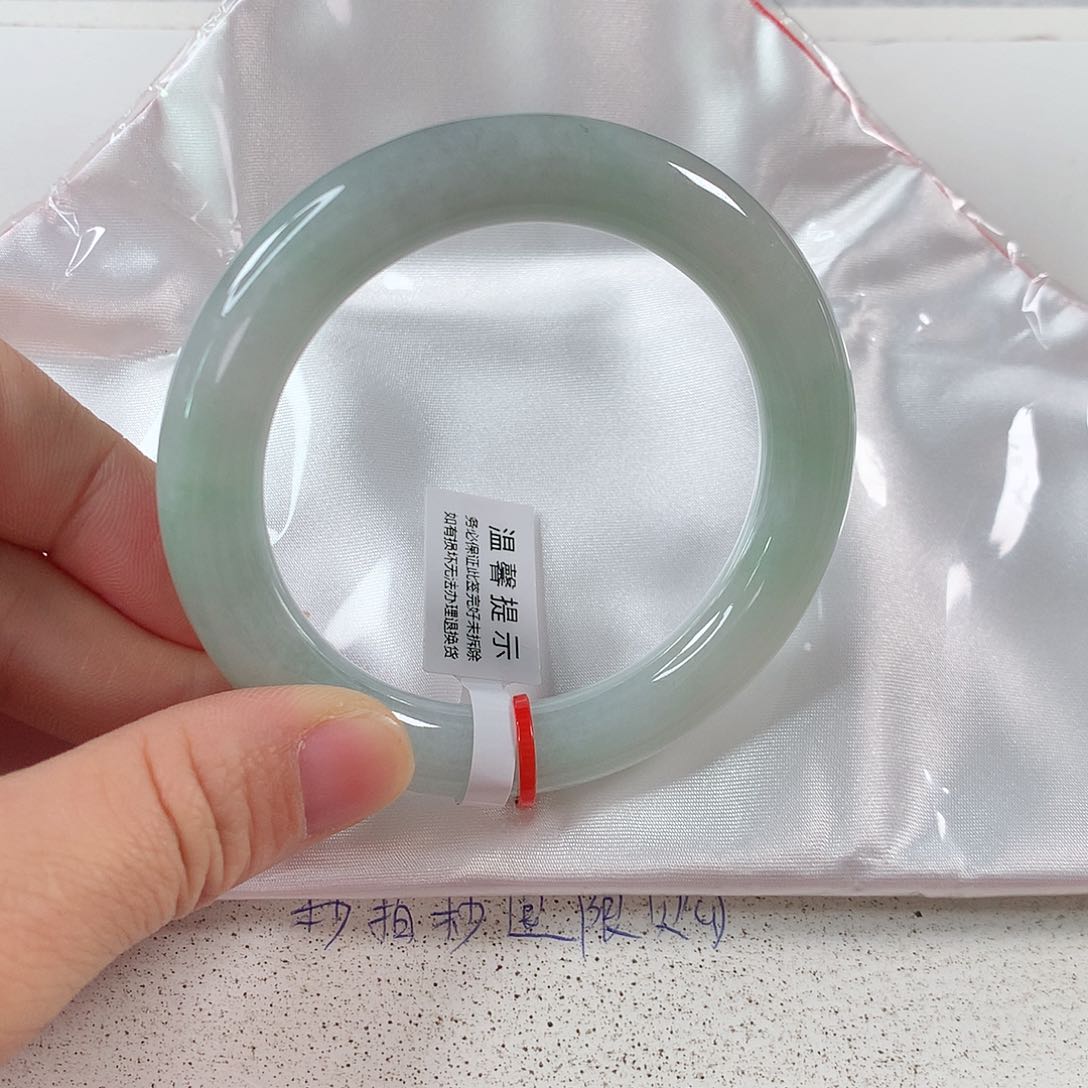 翡翠手镯未镶嵌①①⑤