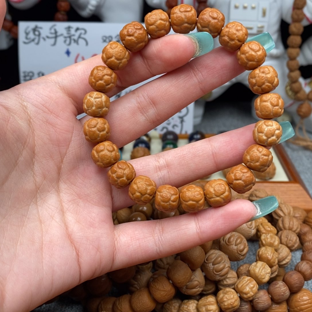 文玩核桃手串饕餮