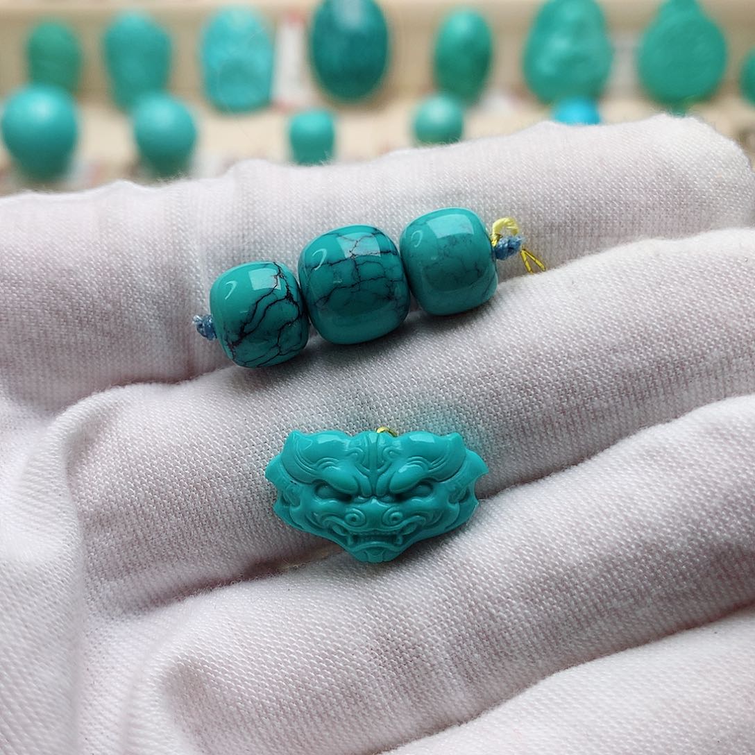 绿松石配饰未镶嵌赫*