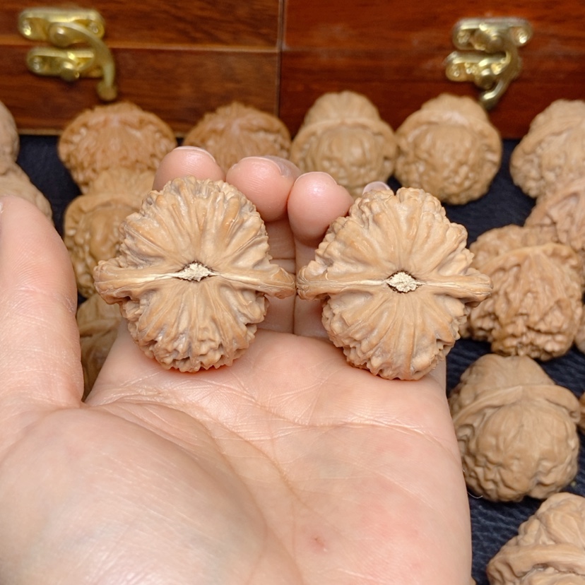 【闪购商品】文玩核桃吊坠G**?白狮子40