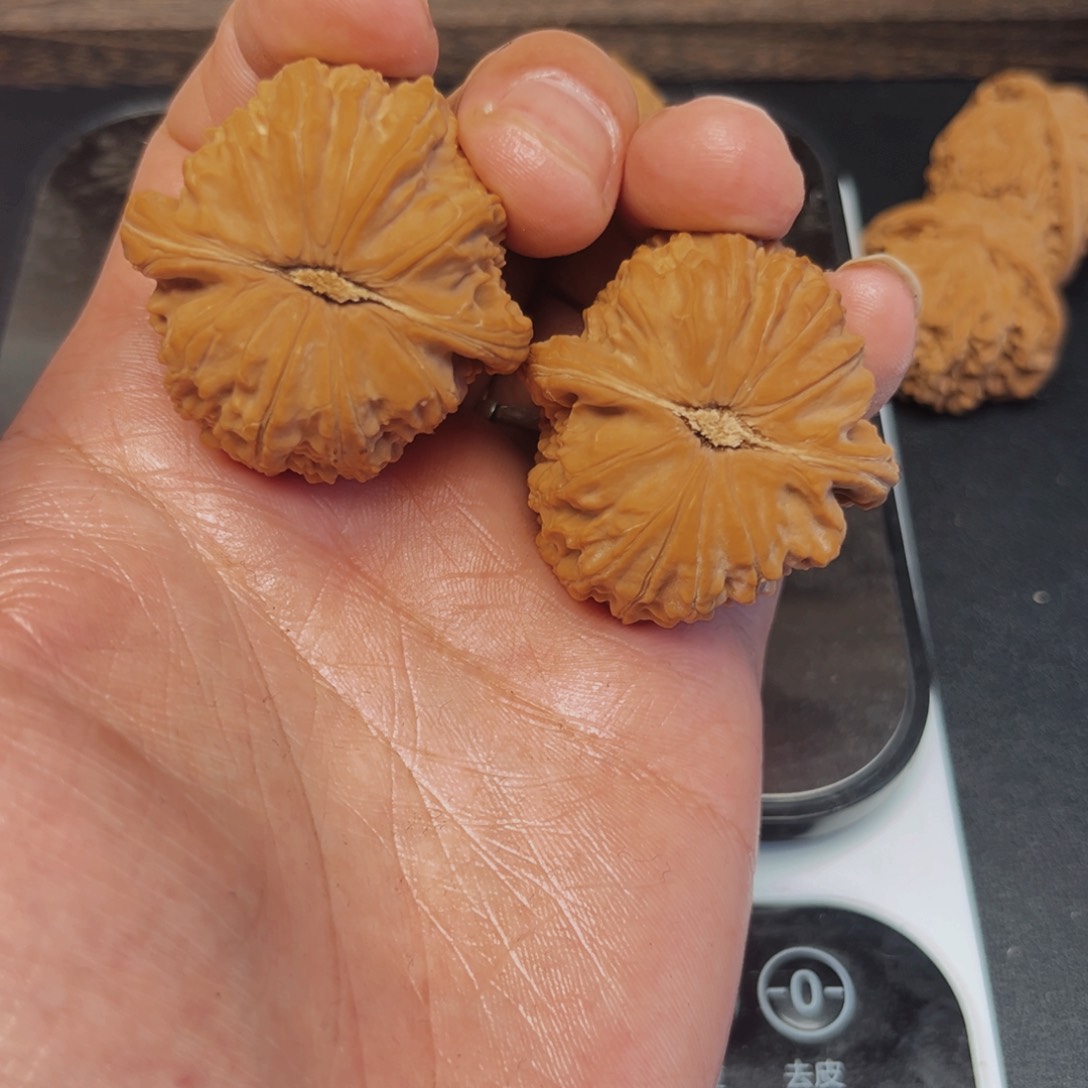 文玩核桃吊坠杰****德39白狮子