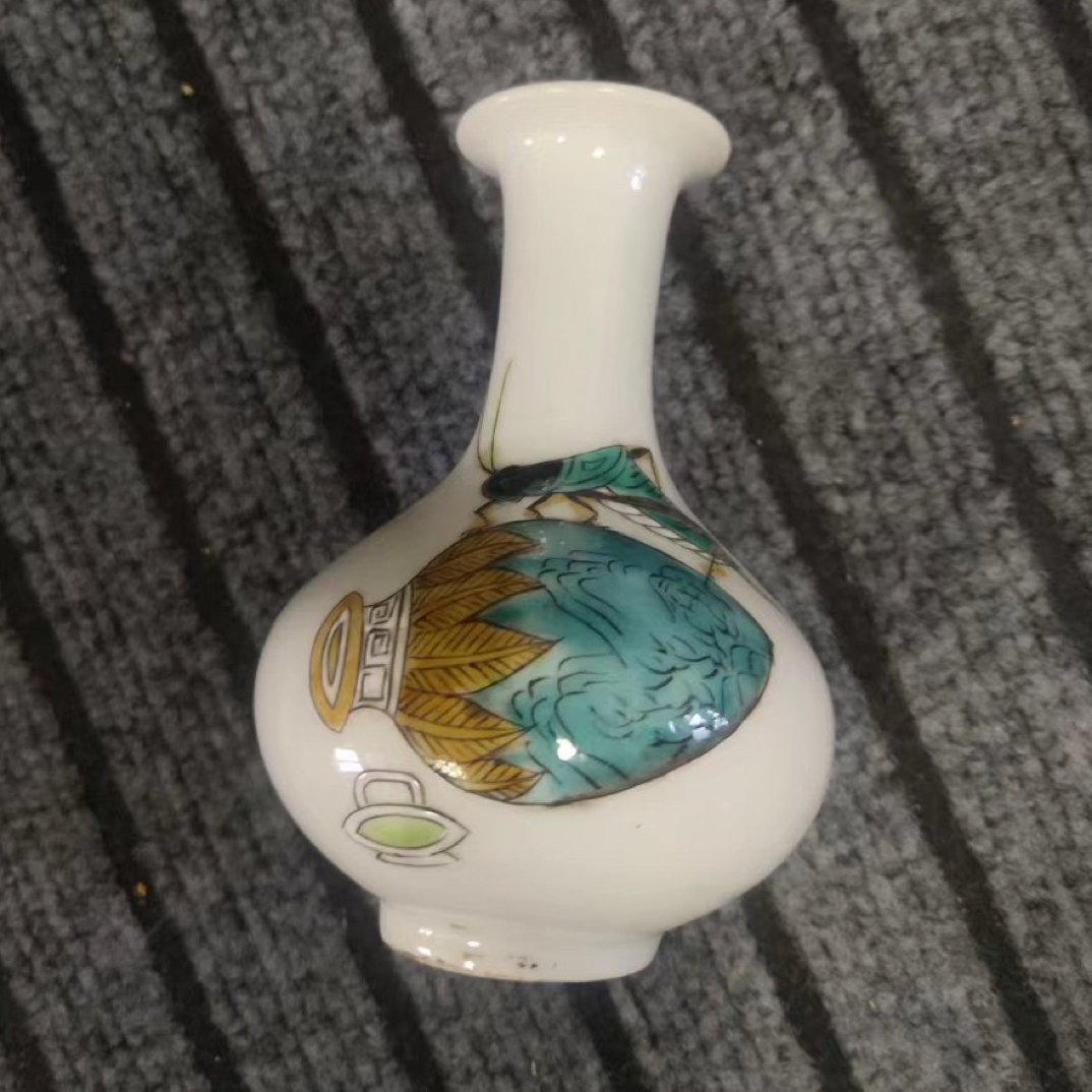 粉彩小梅瓶瓷器摆件