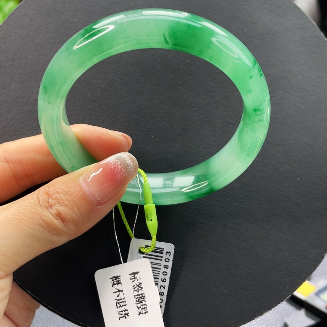 石英质玉手镯未镶嵌54佳