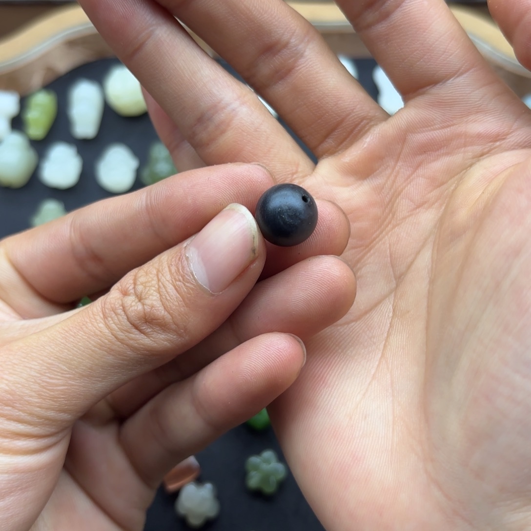 小***雅和田玉未镶嵌颈饰