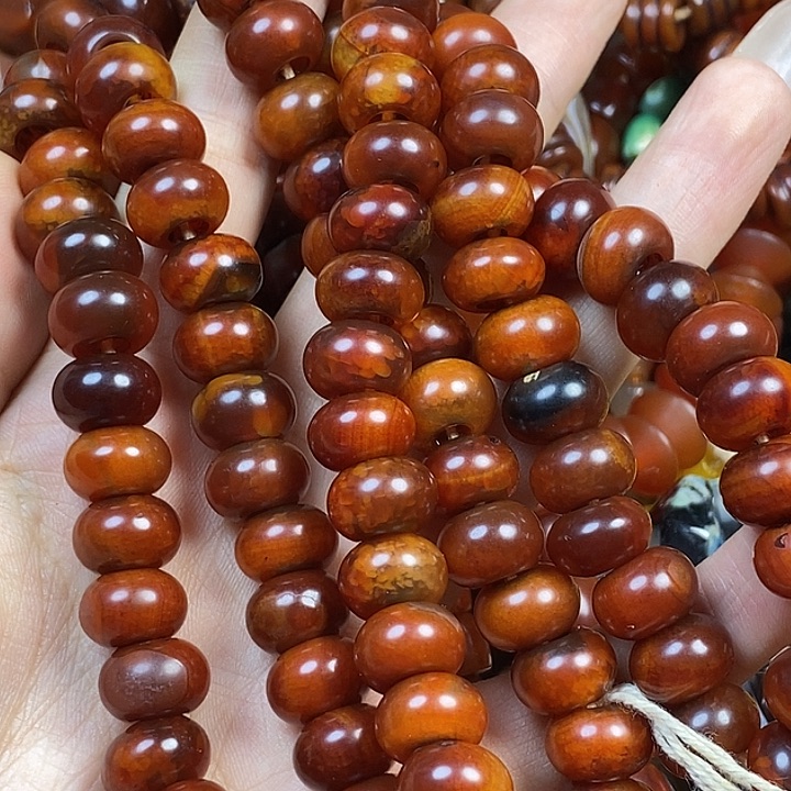 未镶嵌颈饰玛瑙/玉髓玉*