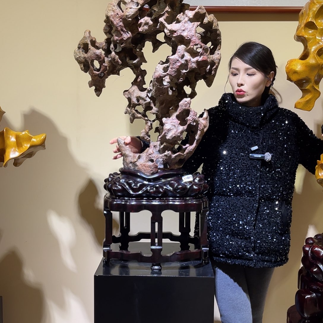 用***8太湖石摆件，高，1.08米。 宽，55