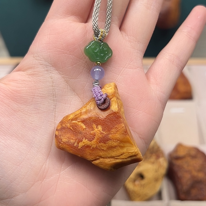 琥珀珠宝奇石未镶嵌