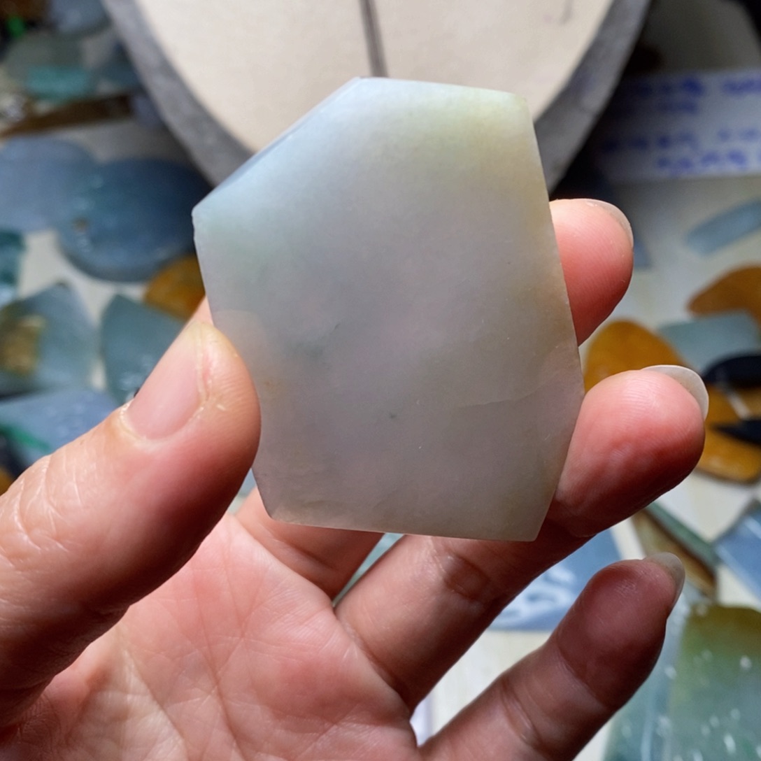 翡翠颈饰未镶嵌天然