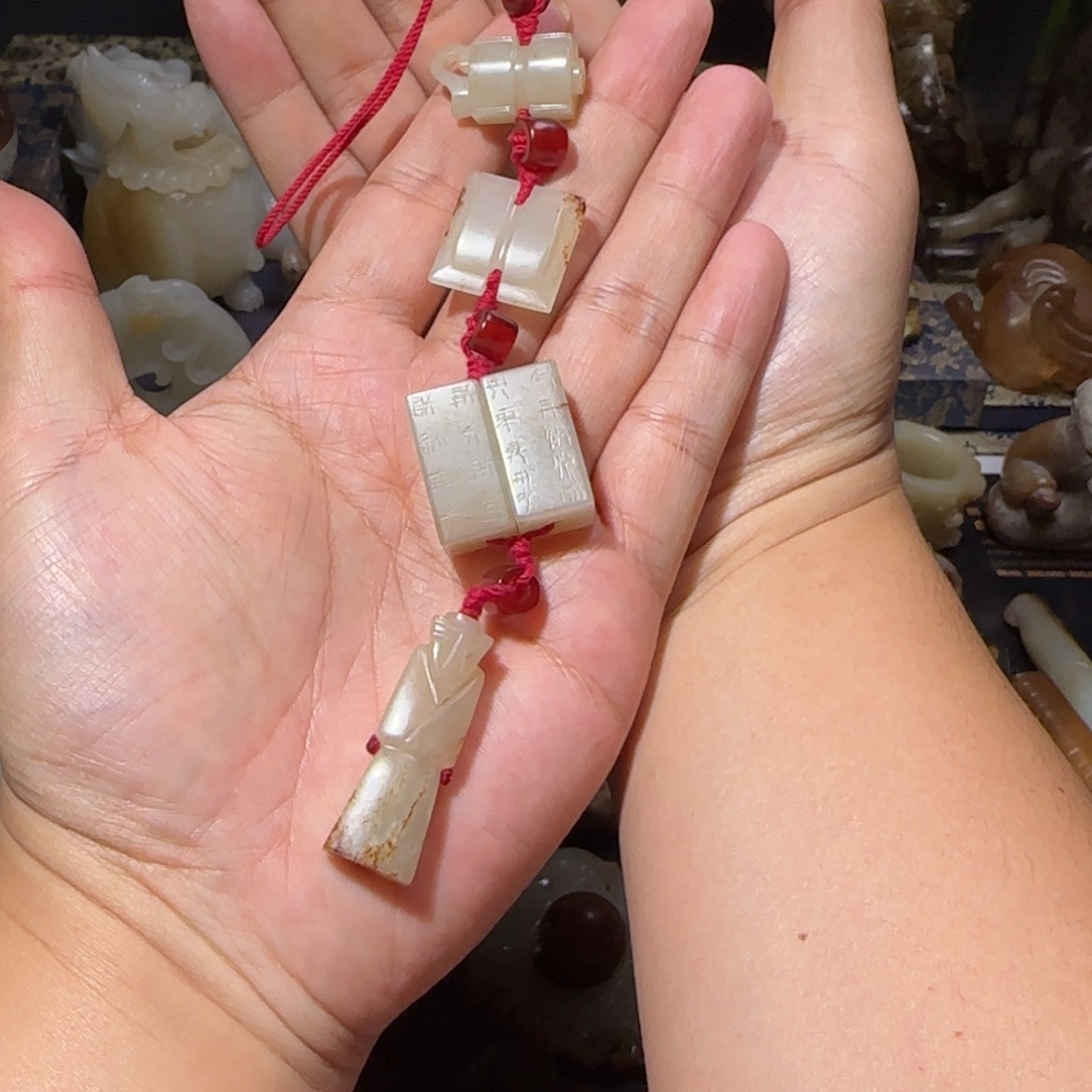 小***哥和田玉未镶嵌挂件