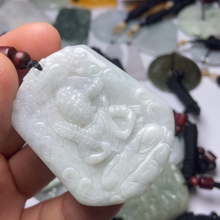 翡翠未镶嵌颈饰翡翠