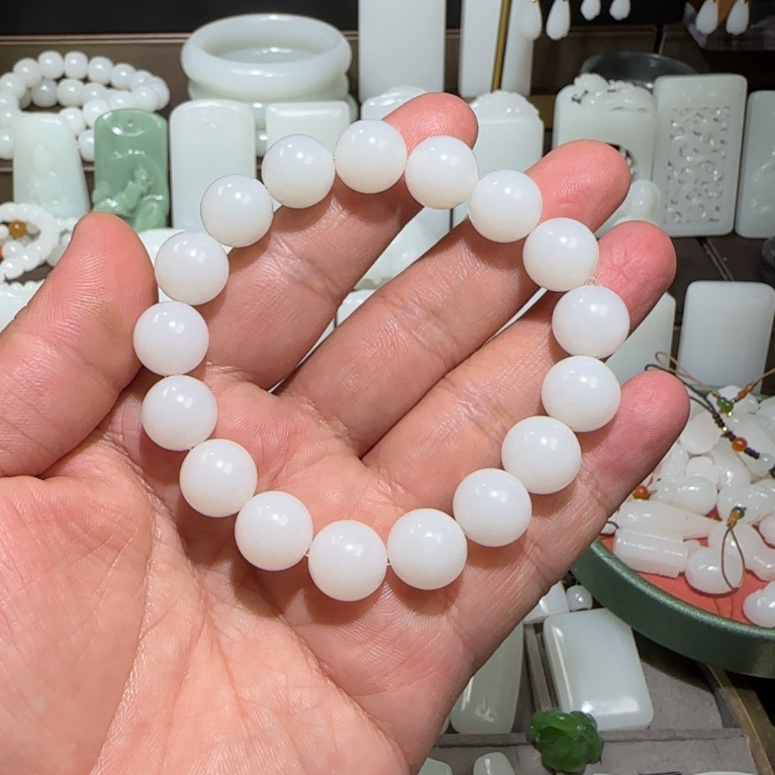 和田玉颈饰未镶嵌忘*