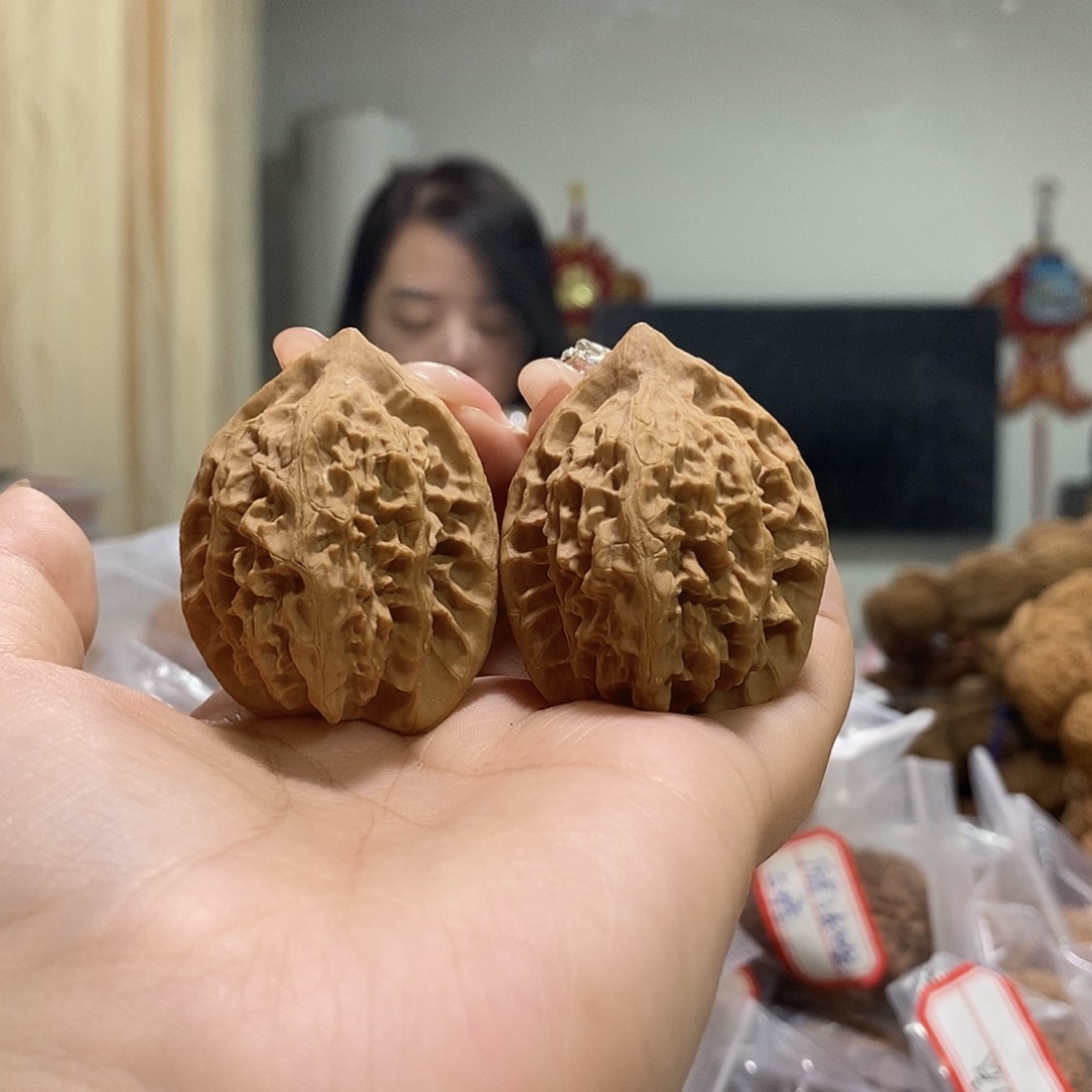 把件文玩核桃36野生鸡心尖有伤
