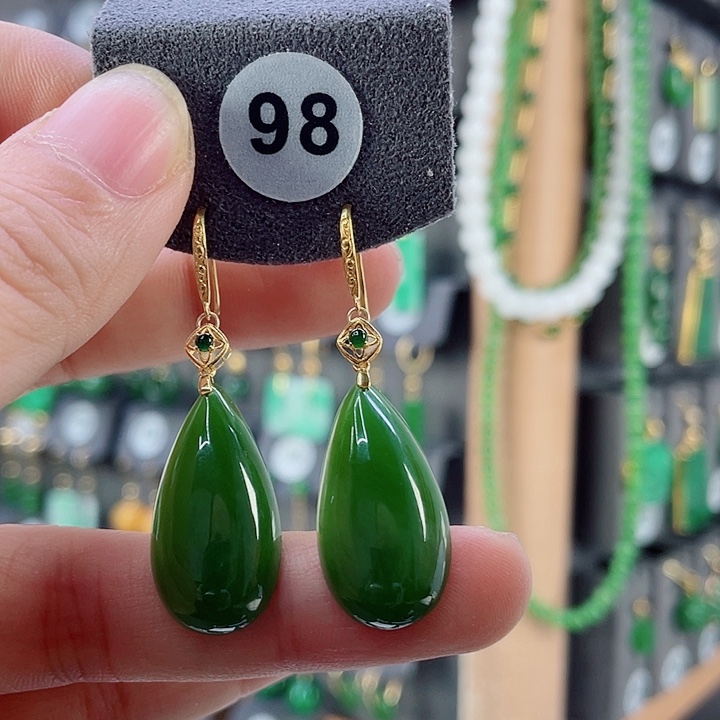 18K金镶嵌和田玉耳饰