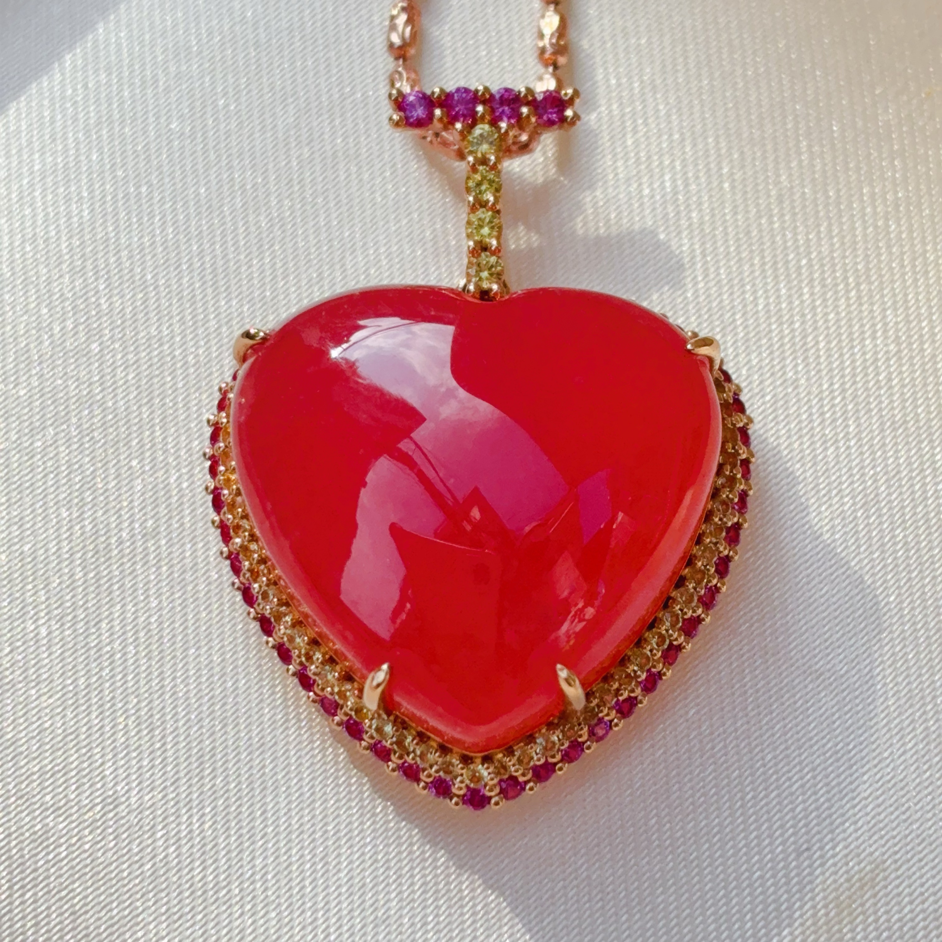 冰种红纹石吊坠爱心女款18K金镶嵌老矿阿根廷心形毛衣链红色挂坠
