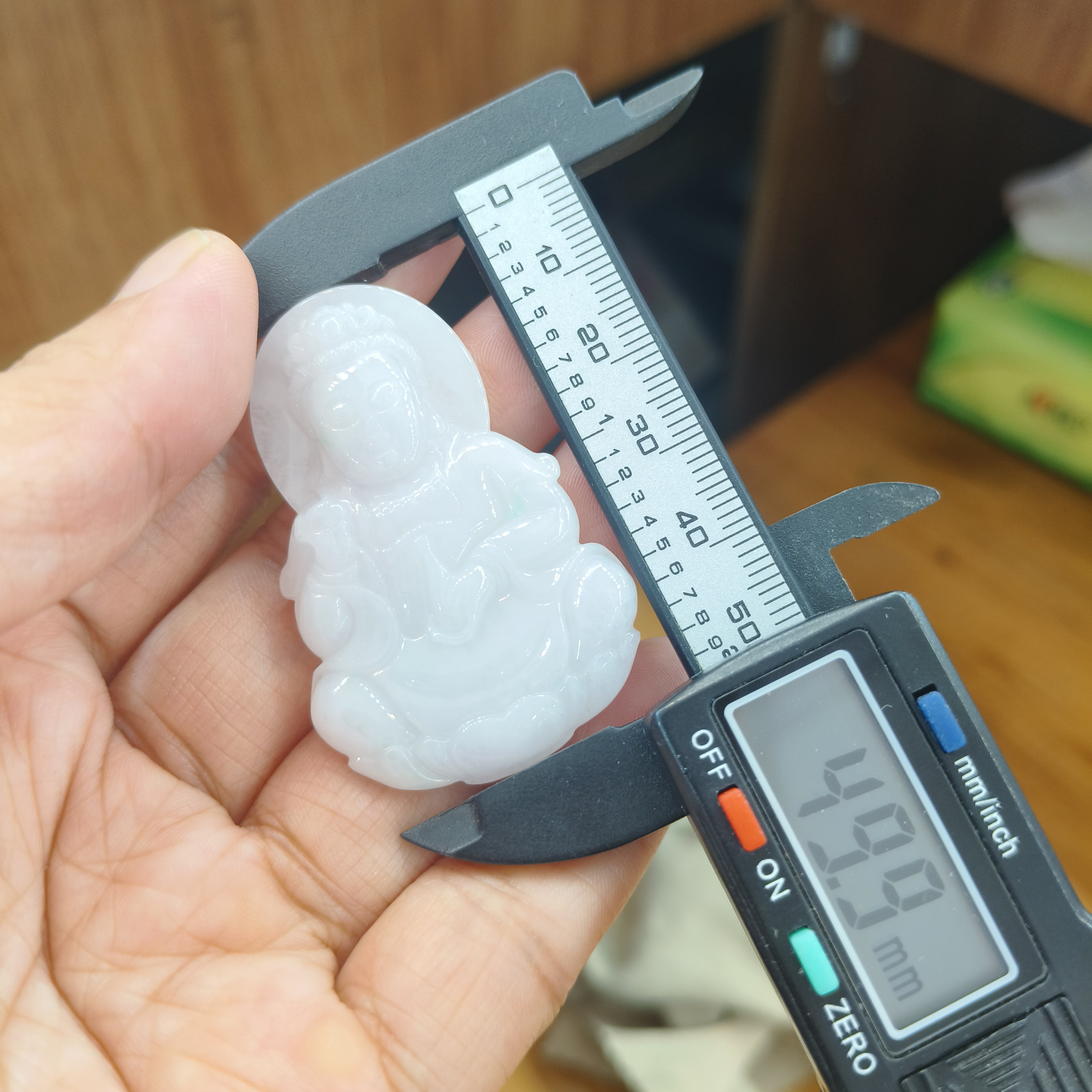 翡翠正装观音精美款式