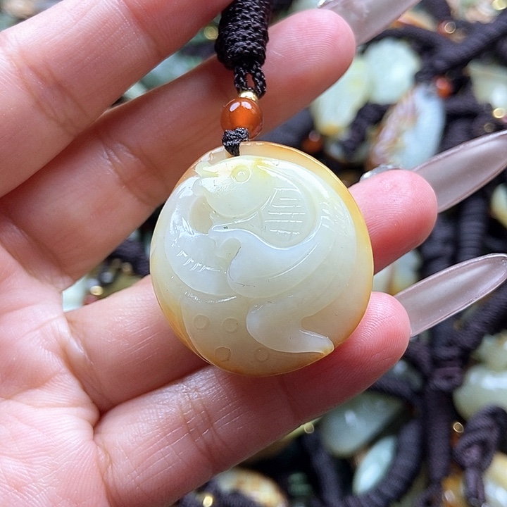 和田玉颈饰未镶嵌