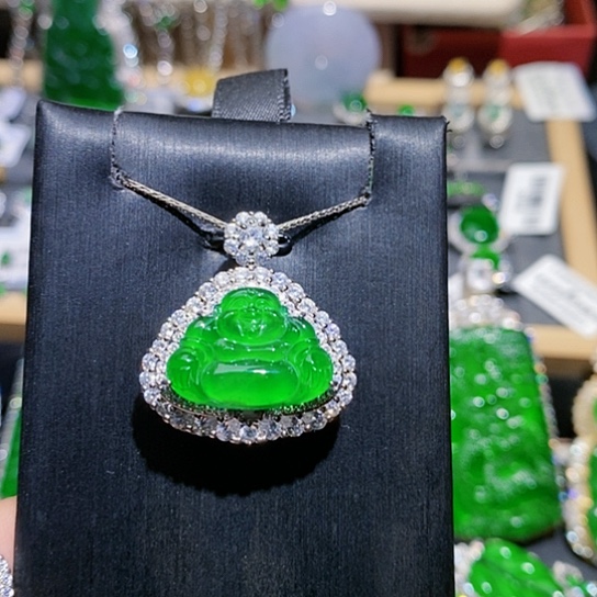 翡翠未镶嵌颈饰吊坠