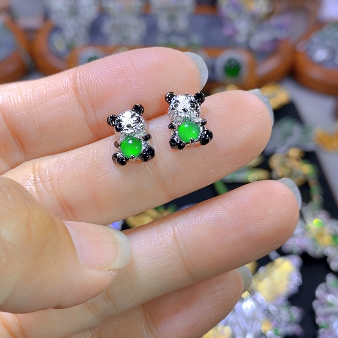 翡翠颈饰银S925镶嵌天然翡翠