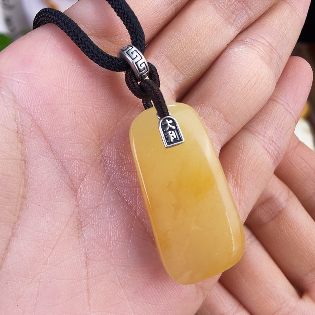 琥珀珠宝奇石未镶嵌，