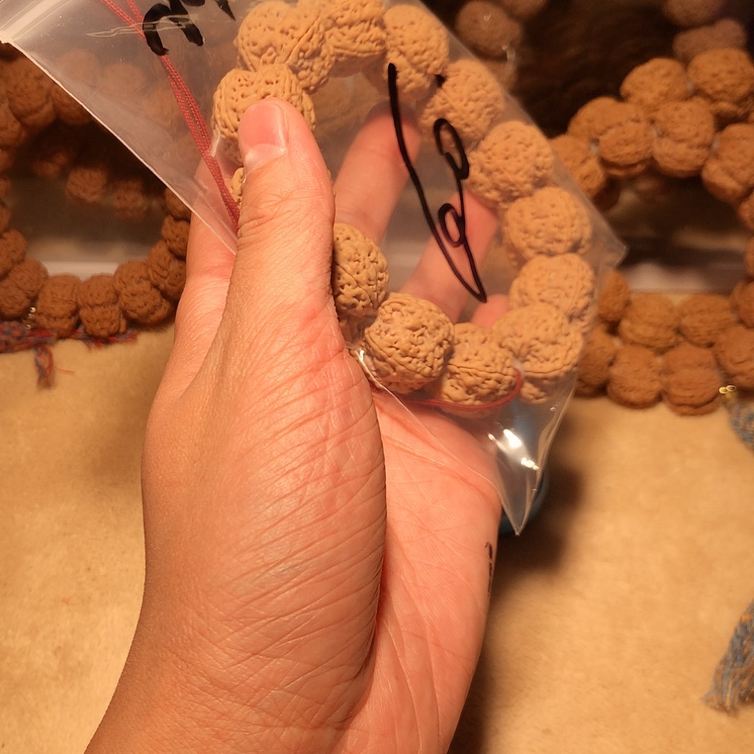 金刚菩提手串时**手23。     