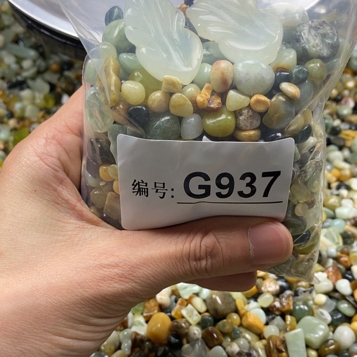 蛇纹石玉鱼缸石未镶嵌