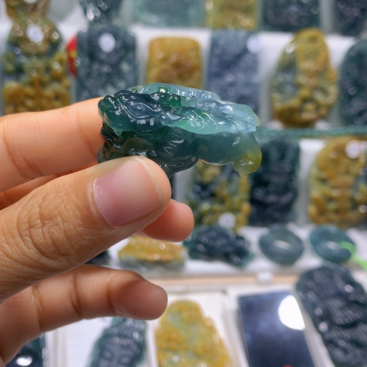 吊坠(不含链)未镶嵌翡翠