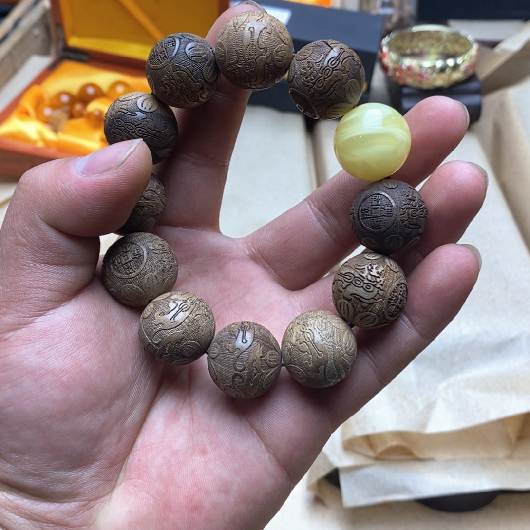 大叶紫檀（黑酸枝木类）