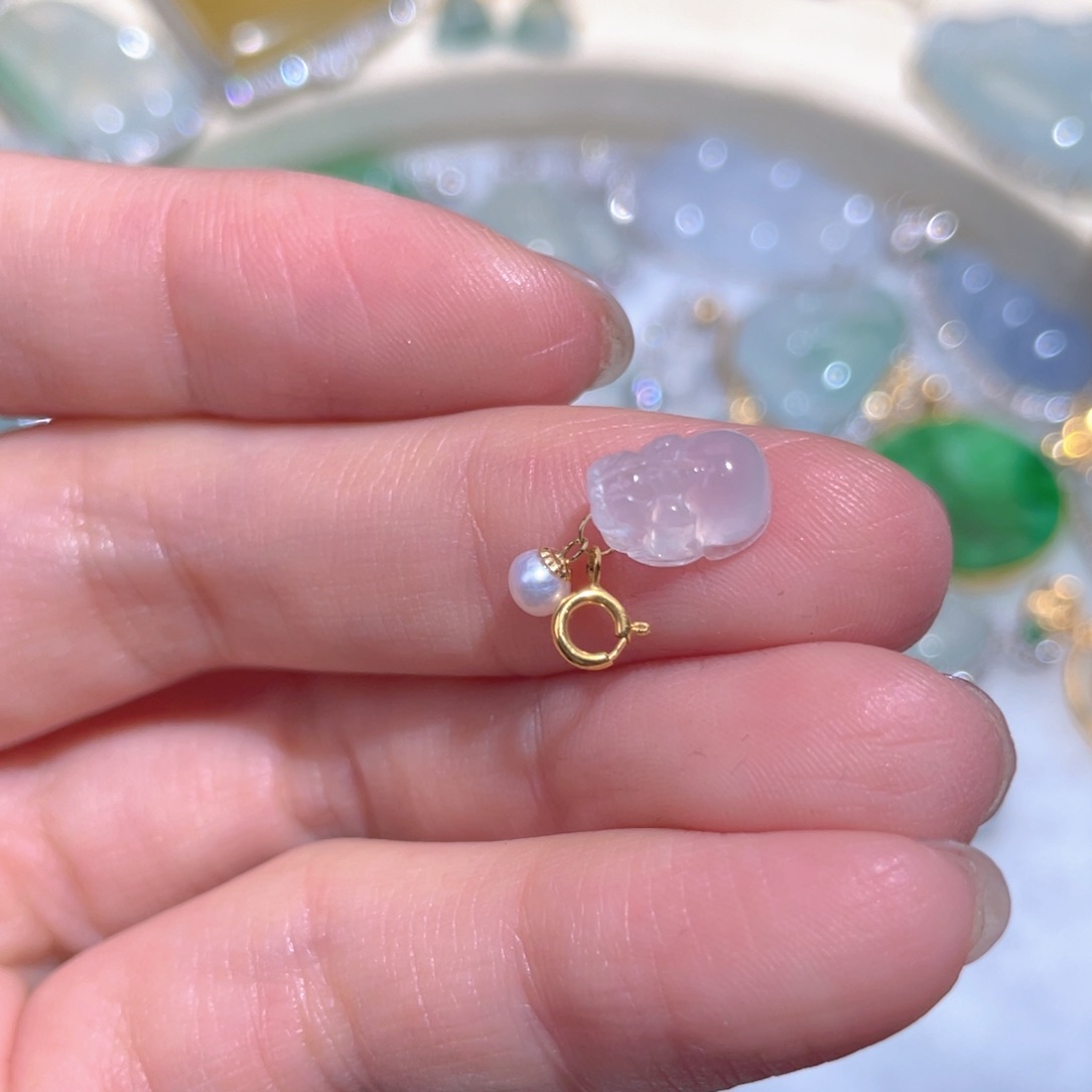 翡翠颈饰18K金镶嵌翡翠