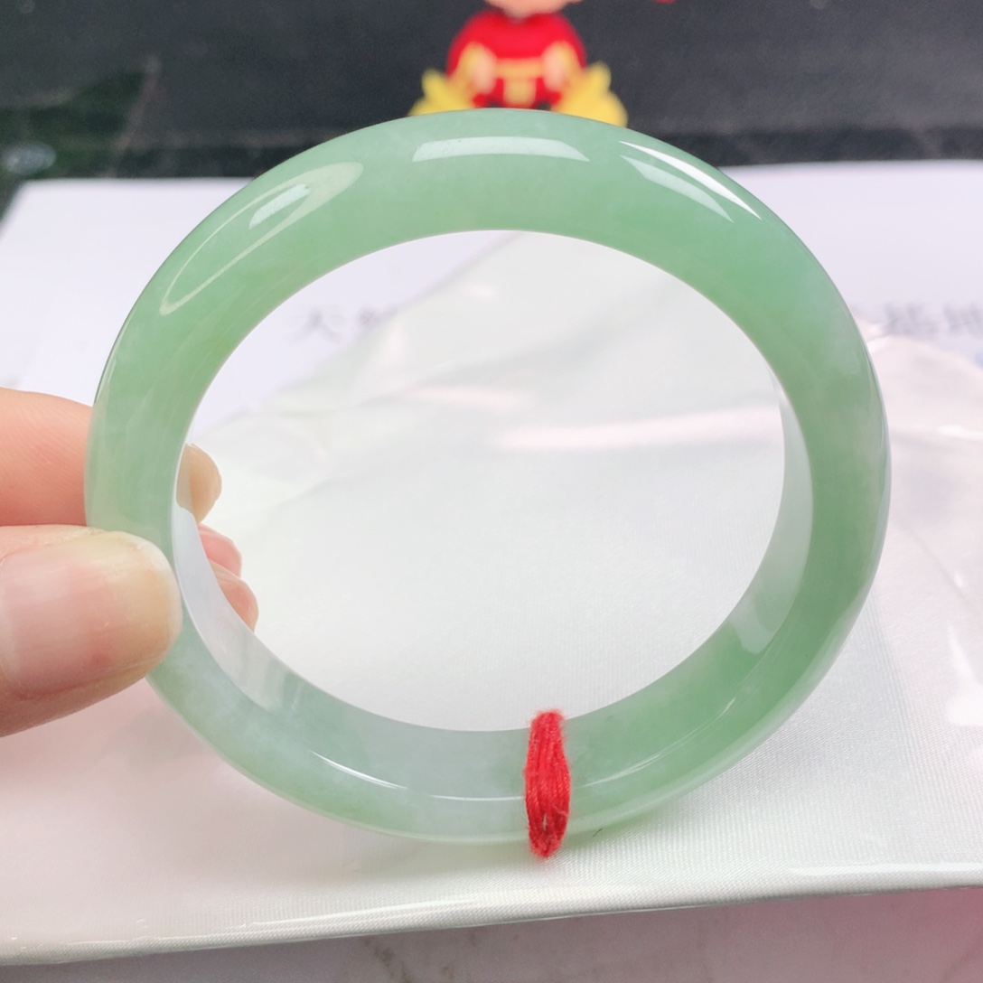 翡翠未镶嵌手镯正