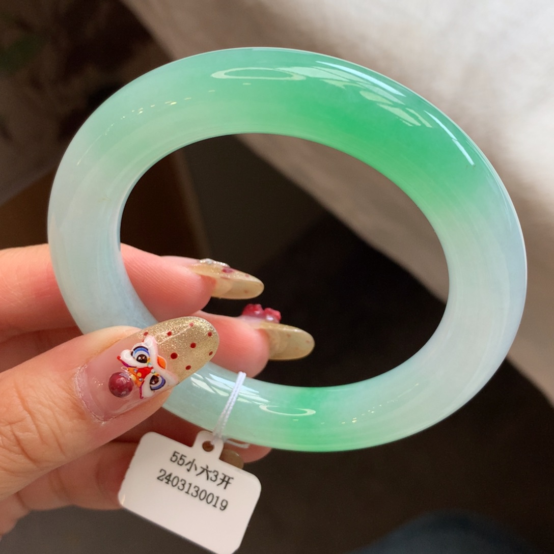 翡翠手镯未镶嵌55冰阳绿圆条（具体预算咨询客服）