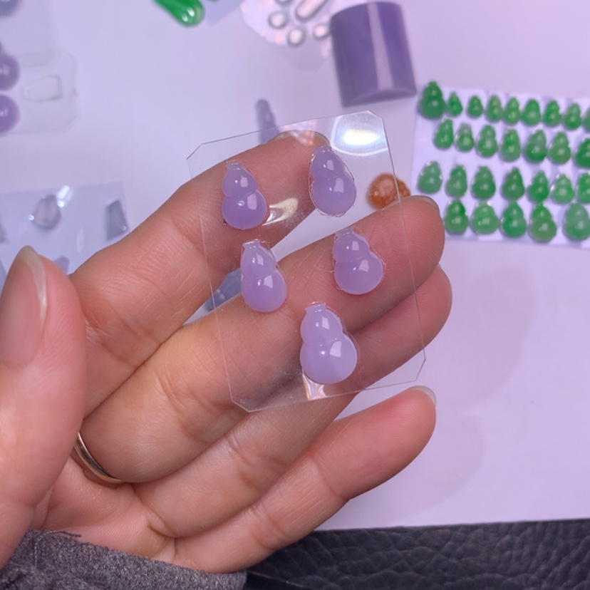 【闪购商品】翡翠颈饰未镶嵌鱼**生葫芦