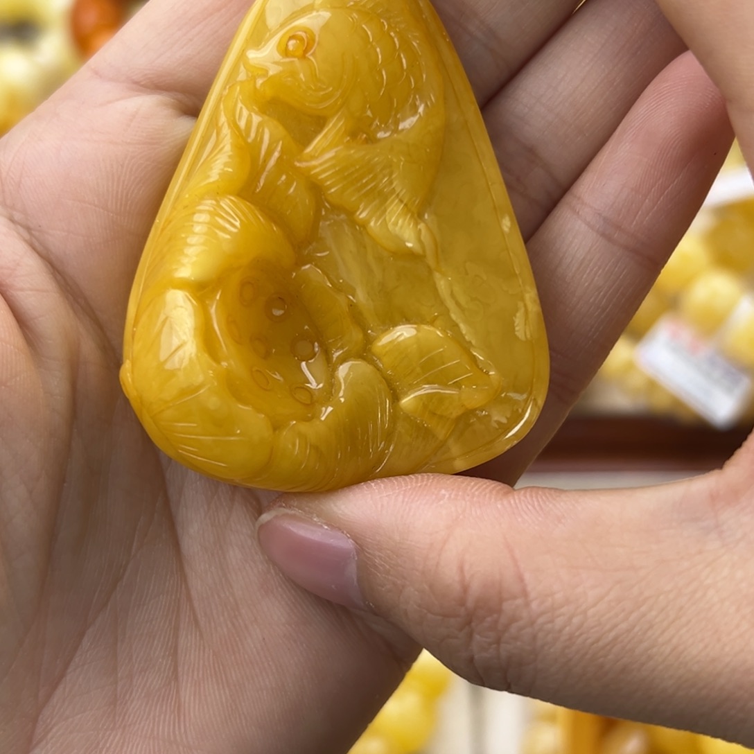 琥珀珠宝奇石未镶嵌