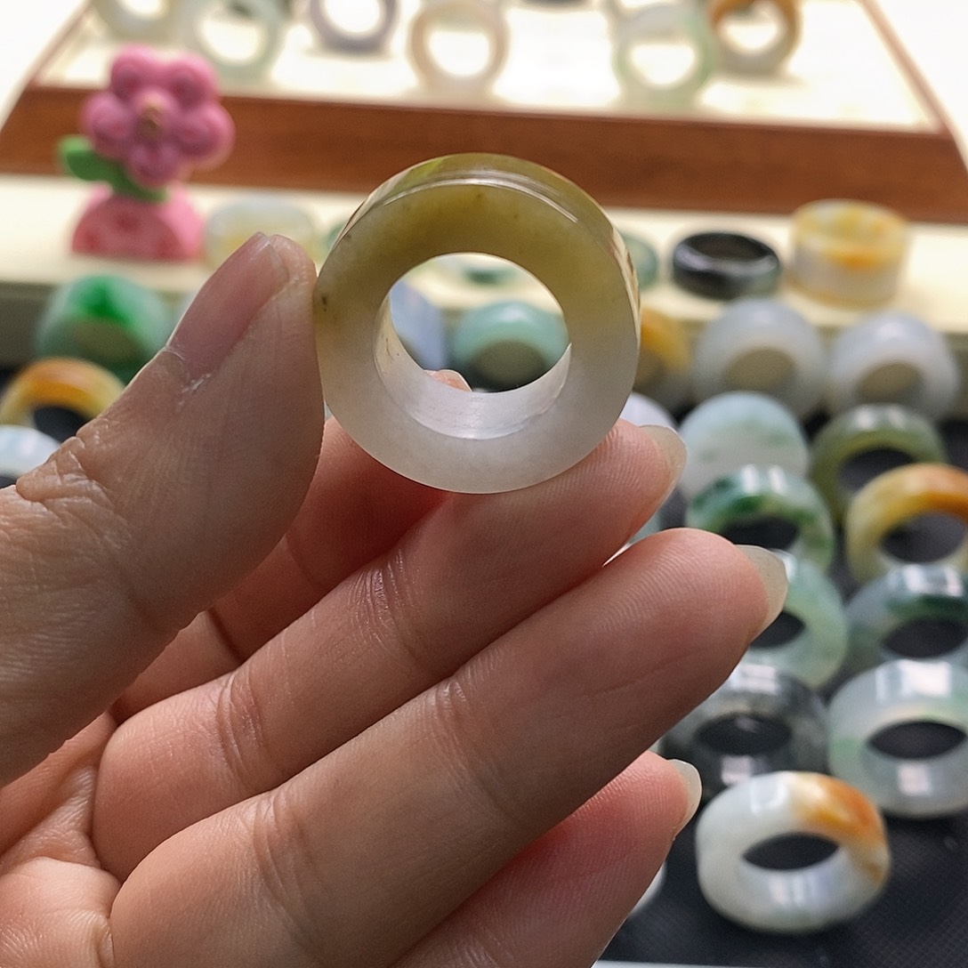 定制翡翠未镶嵌翡翠