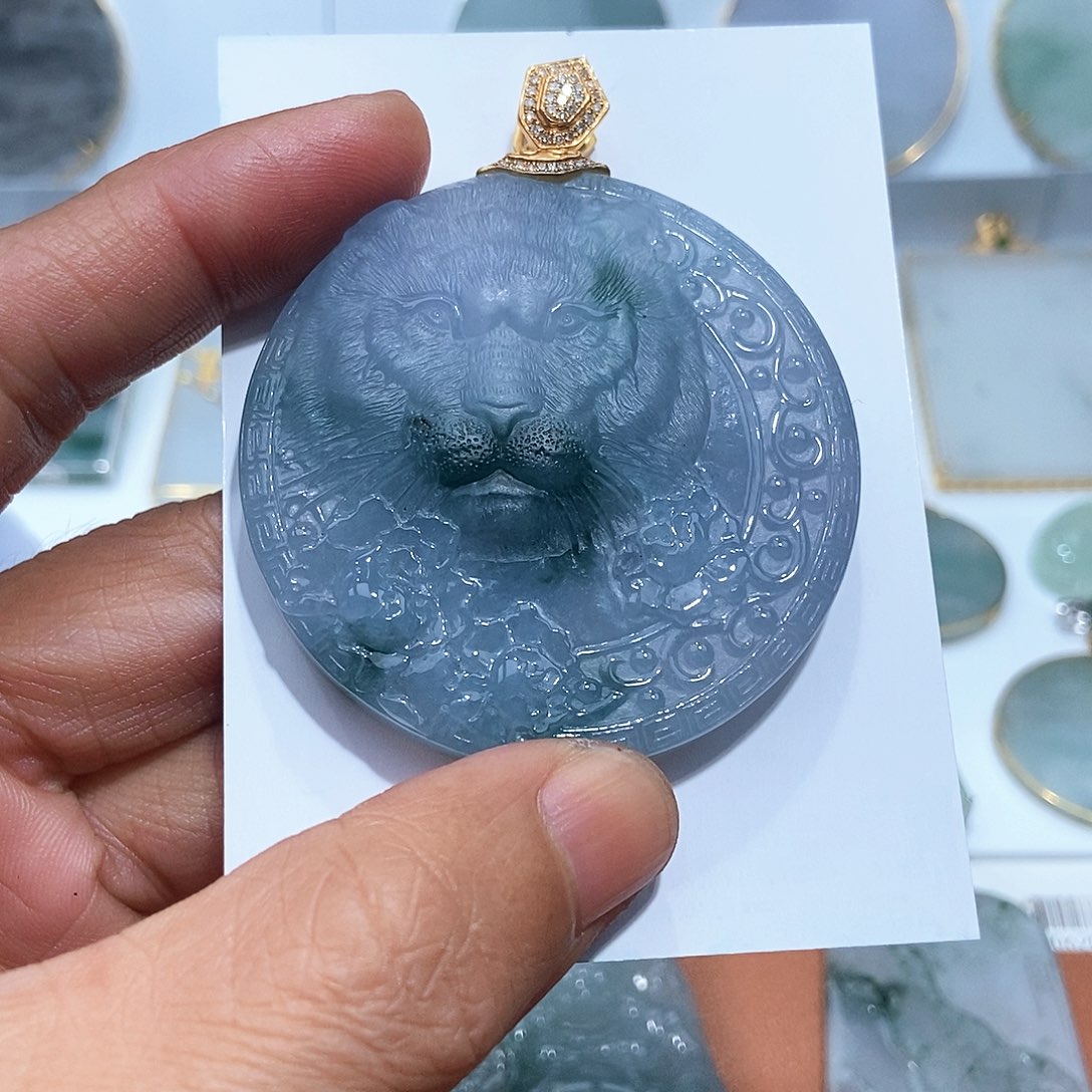 翡翠吊坠(不含链)18K金镶嵌