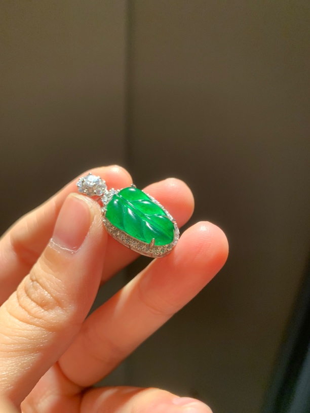 s925银镶天然A货翡翠叶子吊坠（单层）