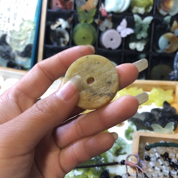 岫玉未镶嵌岫玉挂件
