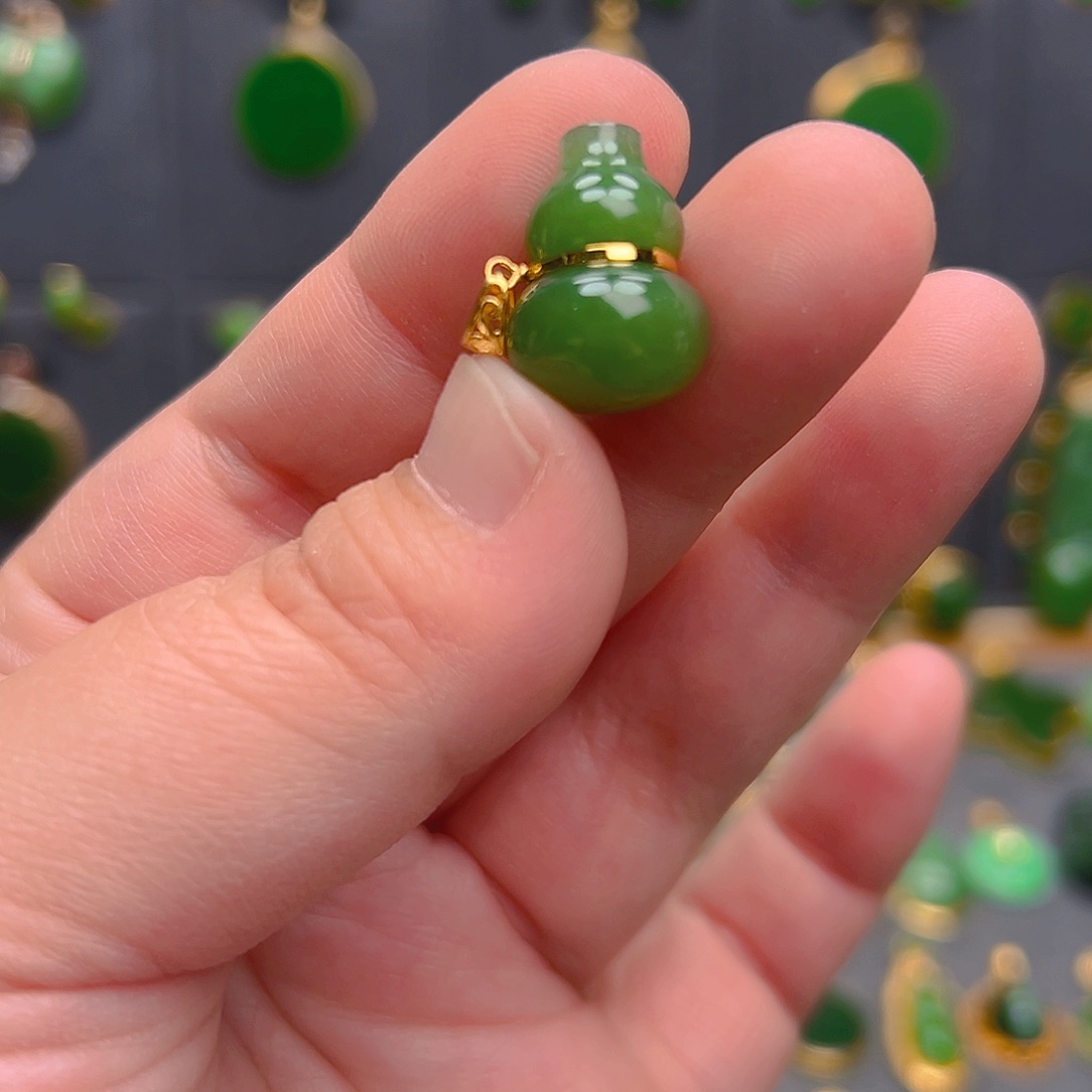 和田玉（碧玉）18K金镶嵌吊坠(不含链)