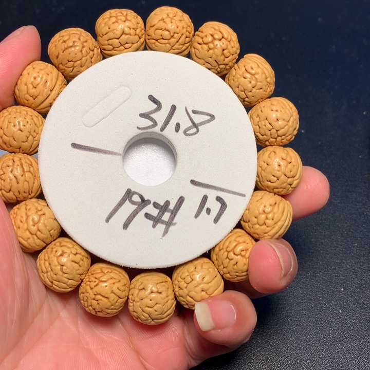 手串桃核19号健健康康了