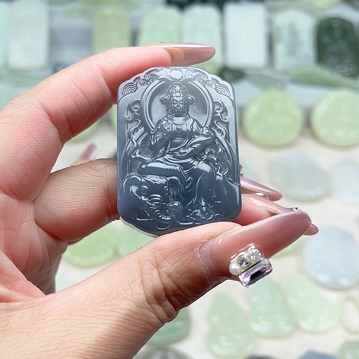 法***王和田玉未镶嵌颈饰