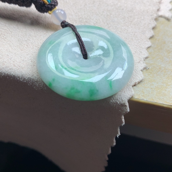 翡翠颈饰未镶嵌吊坠