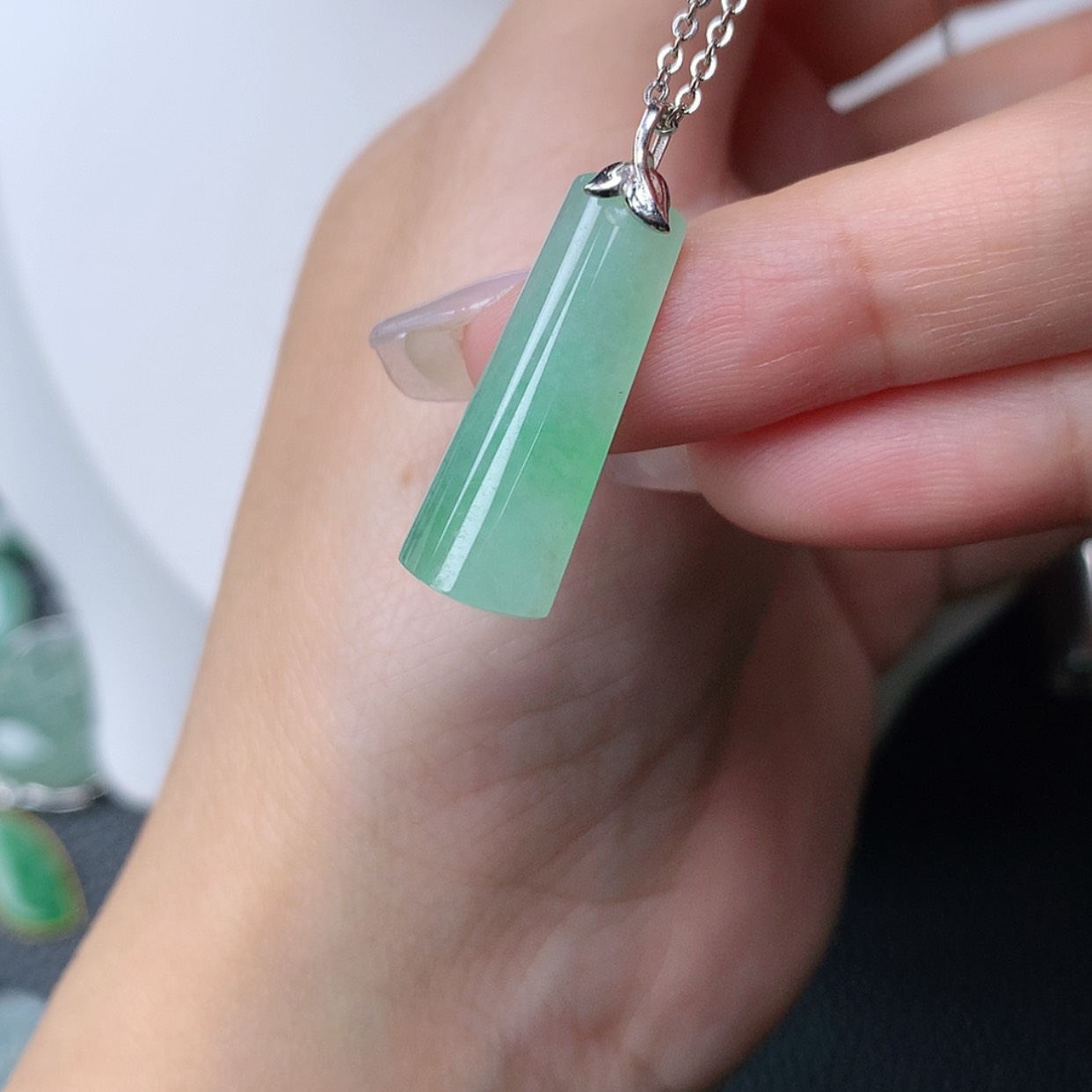 【闪购商品】翡翠18K金镶嵌吊坠(赠链)