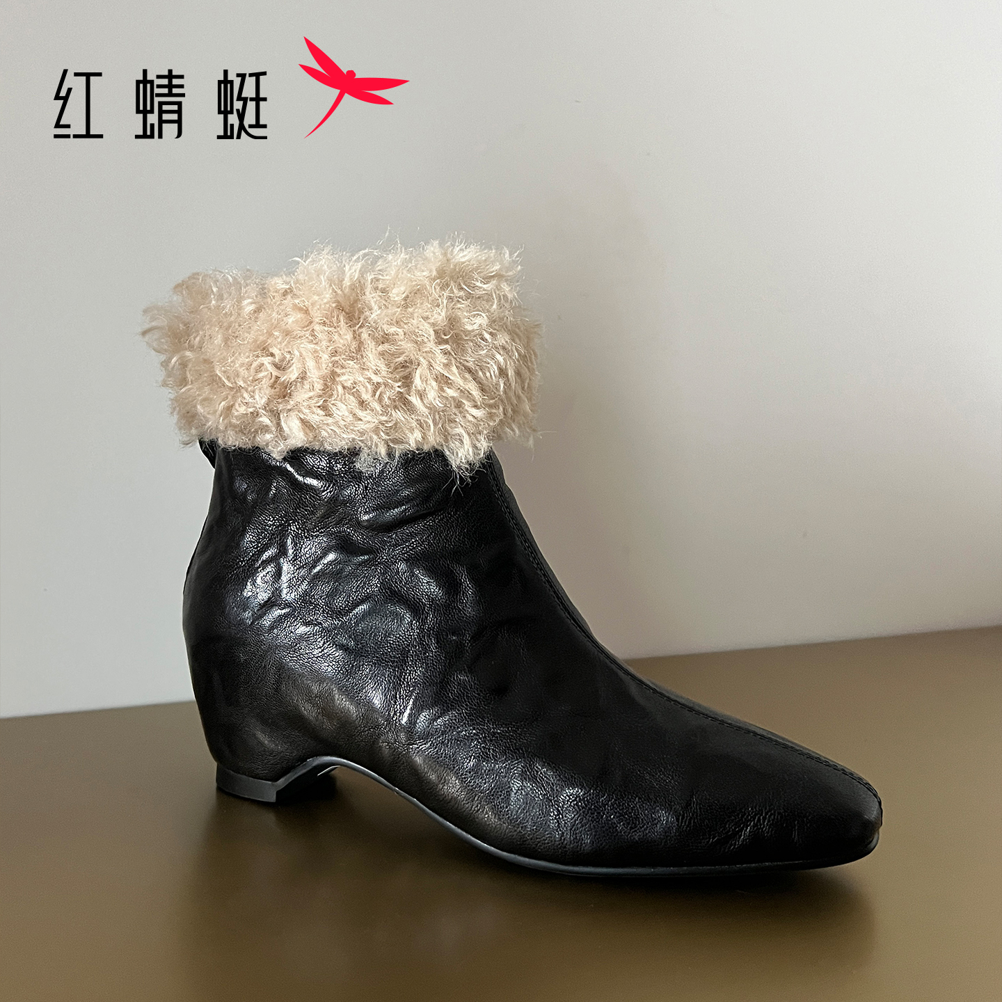 红蜻蜓保暖短靴方头黑色缝制后拉链毛毛鞋时尚雪地靴平底A34