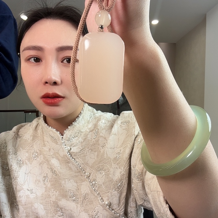 荔****查罗石未镶嵌颈饰项链