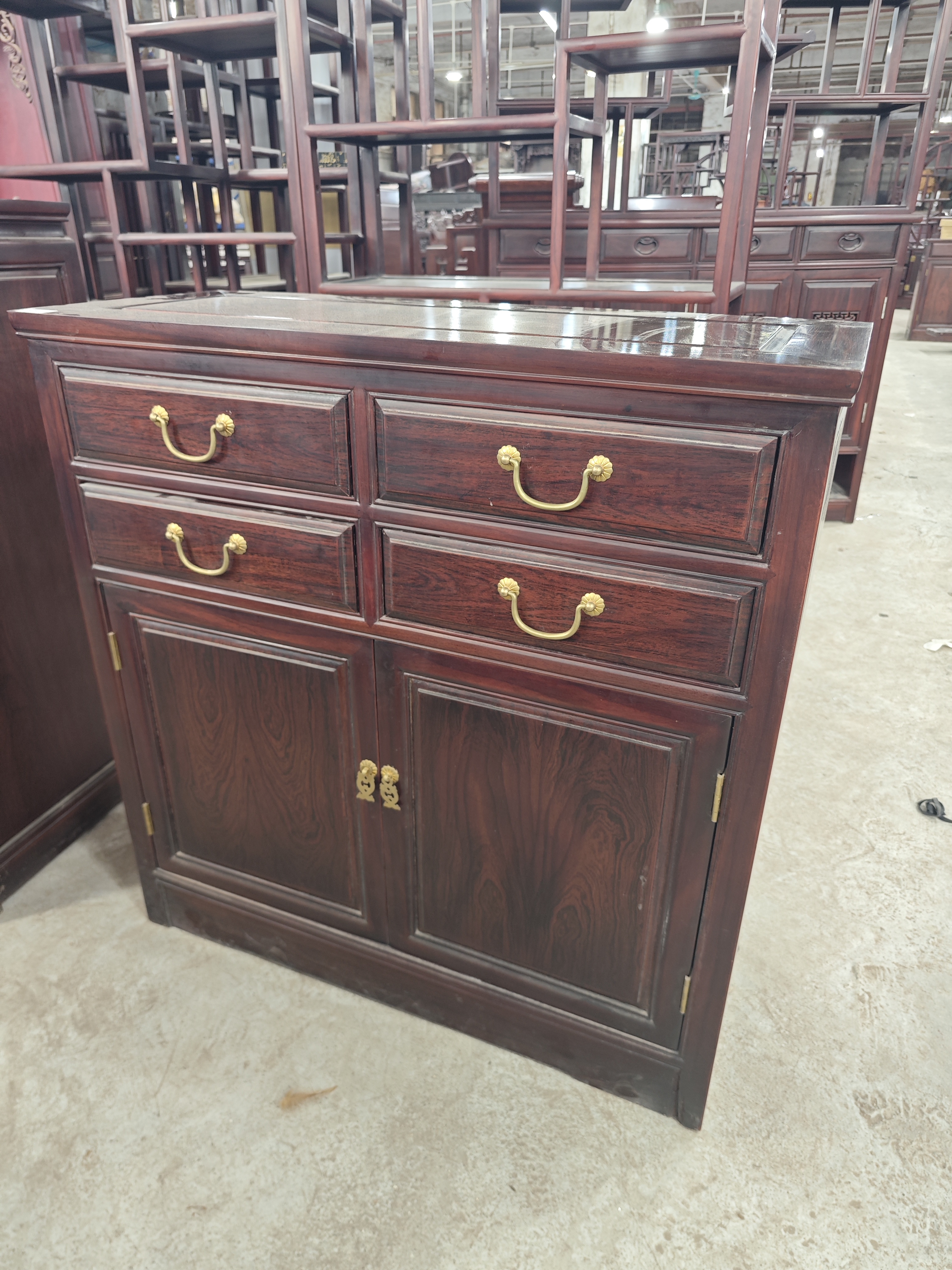 老板推荐-小号素面餐边柜置物柜酸枝木