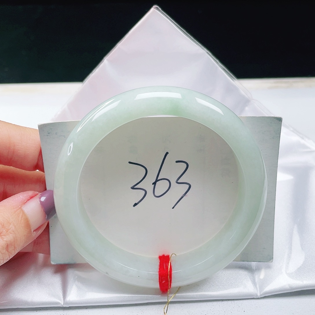翡翠未镶嵌手镯缅甸翡翠60+