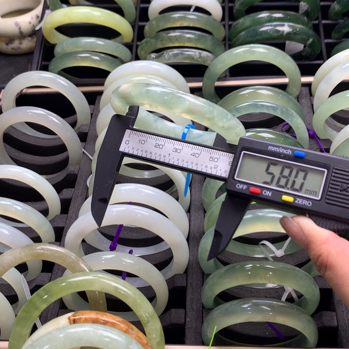 岫玉未镶嵌手镯25