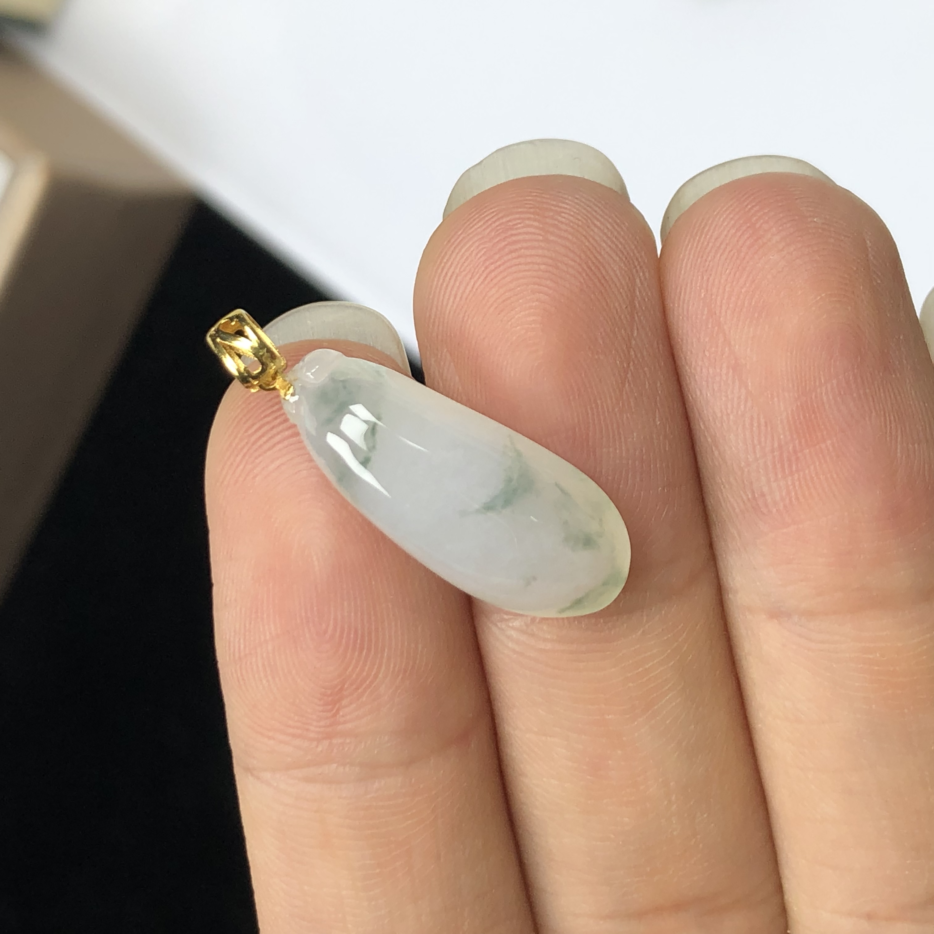 天然缅甸翡翠A货 冰飘花胖福瓜吊坠 福气满满 18K金镶嵌锁骨挂坠