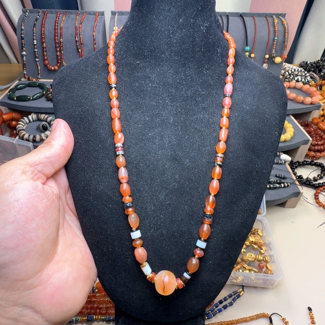 玛瑙/玉髓颈饰未镶嵌