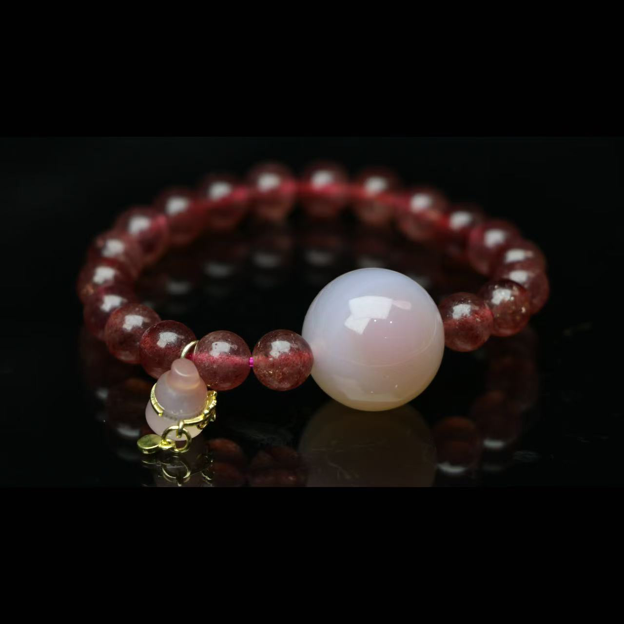 “半面妆”盐源腮红玛瑙单圈手串