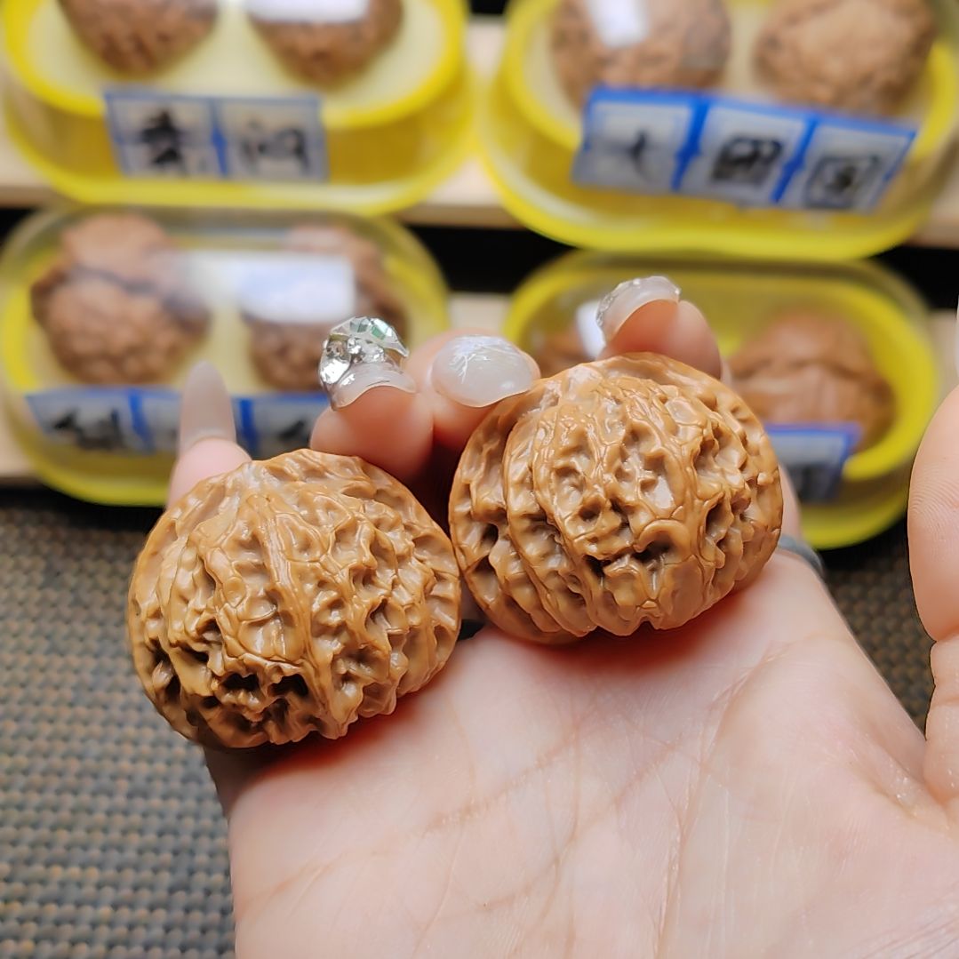 文玩核桃把件苹果园